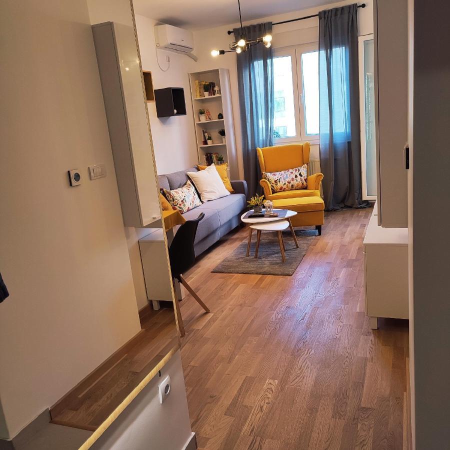 Center Firefly Gardens Apartment Нови-Сад Экстерьер фото
