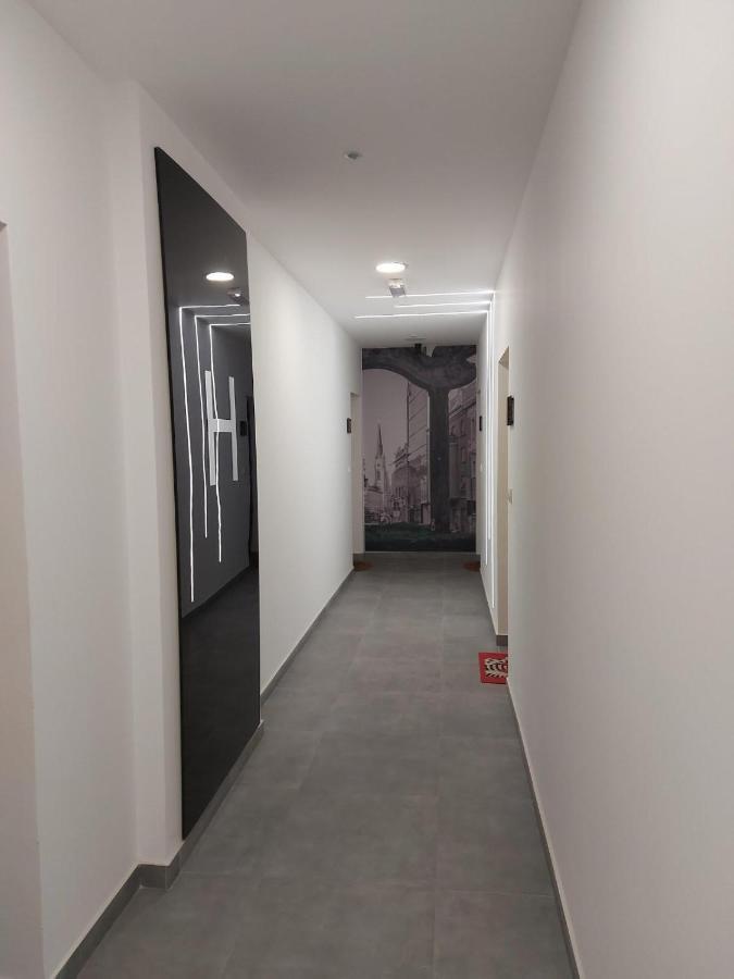 Center Firefly Gardens Apartment Нови-Сад Экстерьер фото
